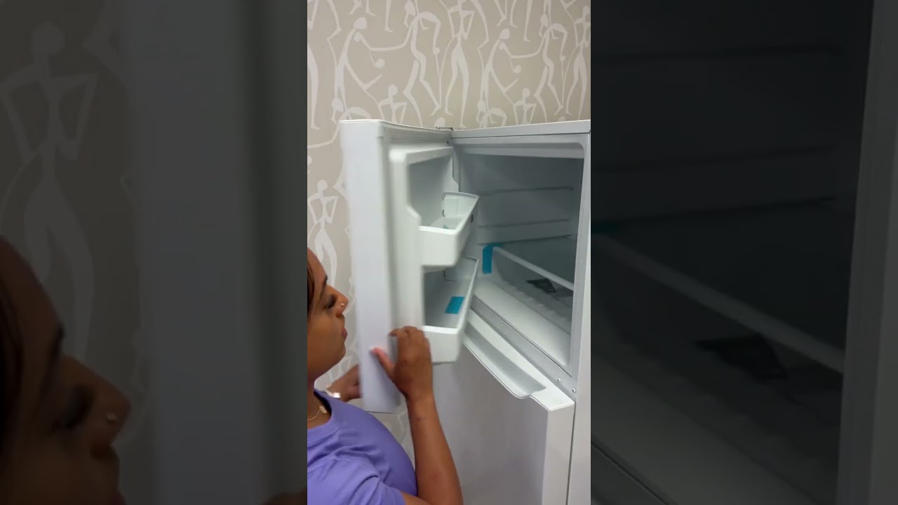 Candace trying to knock Wayne’s podcast room out so she don’t lose this bet
