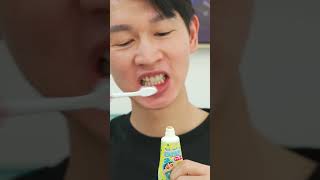 Đừng Nhầm Kẹo Và Kem Đánh Răng - Dont e