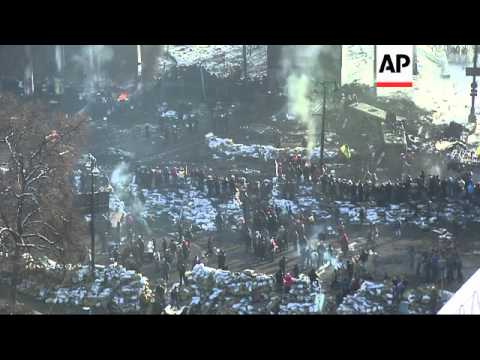 Protesters clean up at Ukrainian House after night of clashes