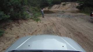 preview picture of video '2010-03: Suzuki Grand Vitara ford crossing'