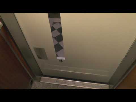 Old Asea Graham Traction elevator @ Maria Prästgårdsgatan 25, Stockholm