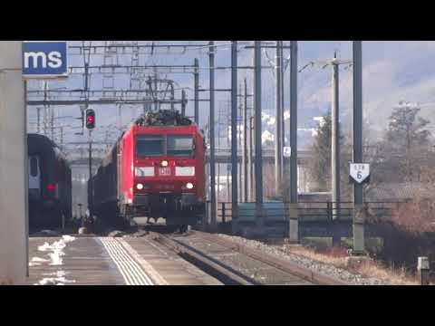 Schnelle Züge am Bahnhof Flums
