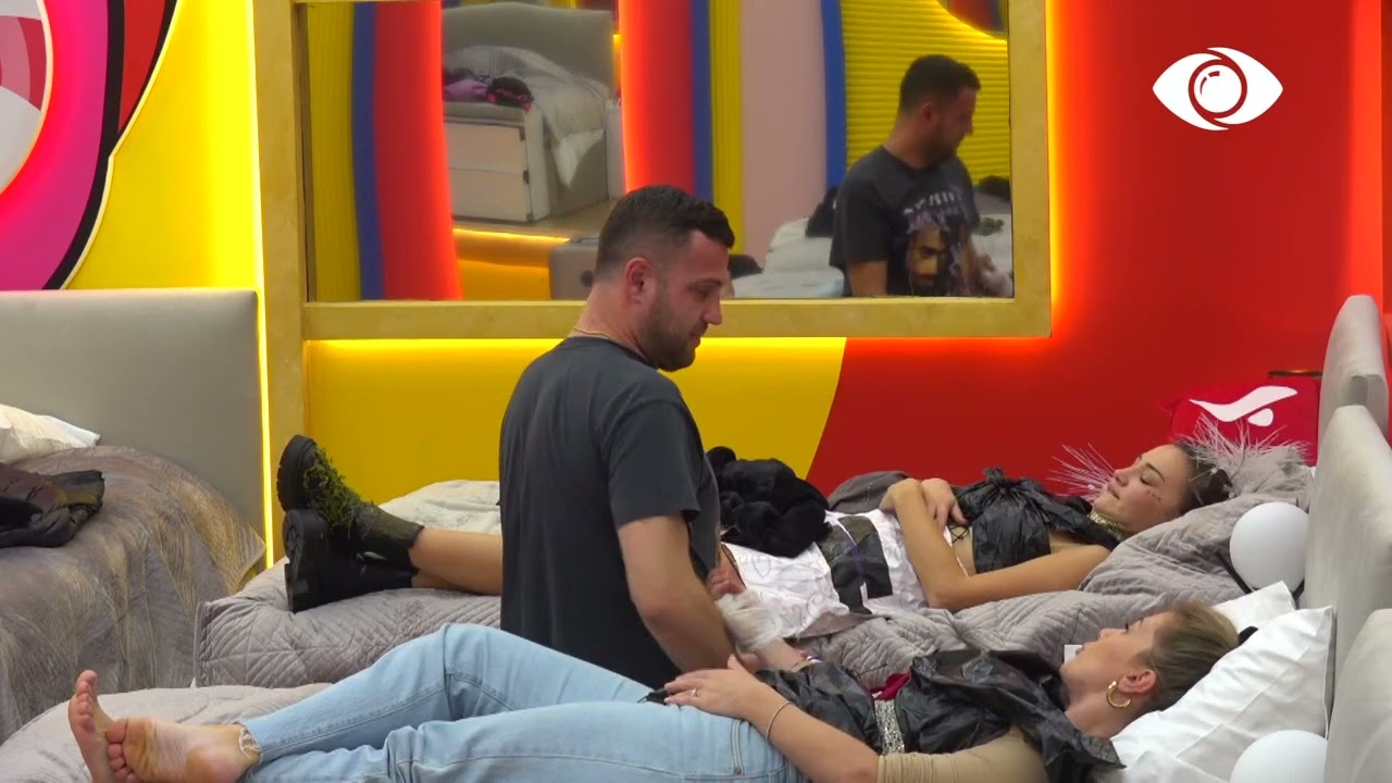 Olta për Zhakun: Po bën viktimën/ Efi shqetëson banorët me tenxhere