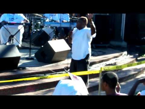 Darrell Luster Performs At The Stone Soul Picnic Part 2