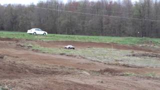 preview picture of video 'Losi 5ive T with Losi pipe vs HPI Baja 5t by AFU-2'