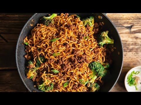 How To Make Gochujang Noodles With Beef In Under 30 Minutes