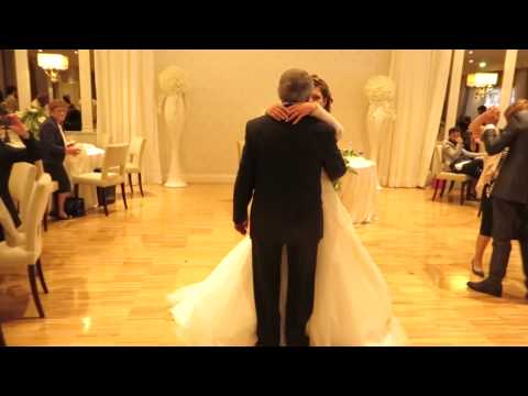 Matrimonio Carmela e Davide. La sposa balla con il proprio padre.