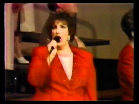 Linda performs The Star-Spangled Banner 1999