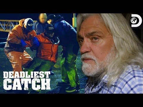 ワイルドビルのデッキボスが転落してしまう｜Deadliest Catch (Wild Bill's Deck Boss Takes a Fall | Deadliest Catch)