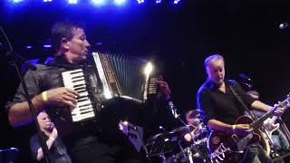 Rowwen Hèze - Twieje wurd @ Groene Engel, Oss - 29 september 2017