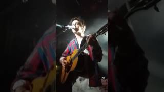 Declan McKenna - listen to your friends (bitterzoet)