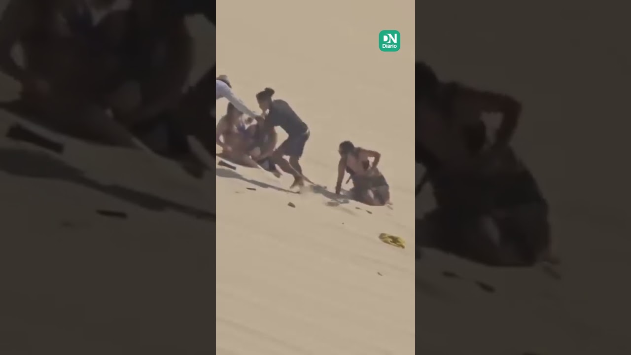 Imagem da notícia Buggy com turistas vira em duna de Canoa Quebrada, no Ceará
