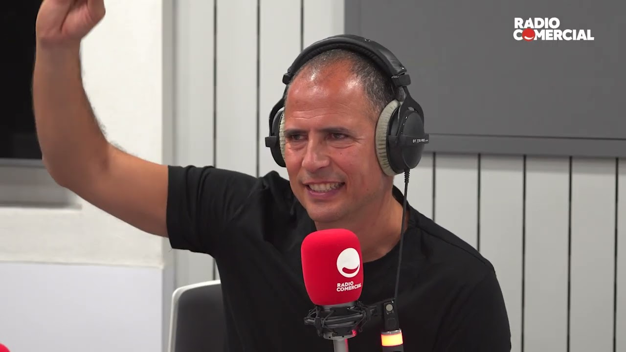 Rádio Comercial |De uma placenta de plástico, sai um Honda Civic - O Homem Que Mordeu o Cão