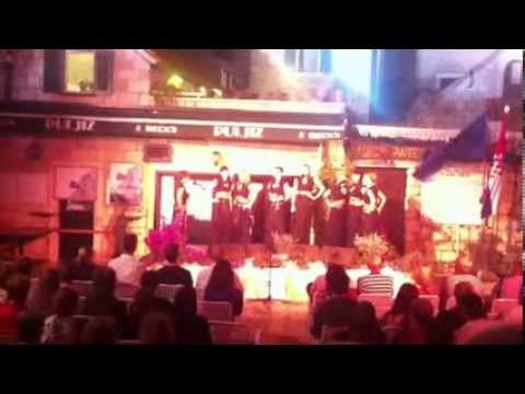 Klapa Štorija " Ne karaj me mamo mila" , Fdk 2013.