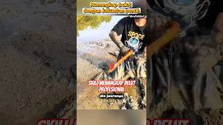 Download lagu Catching eels with bare hands #fishing #eels #fishing mp3