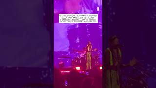Jovanotti sul palco ironizza sull'amianto a Barletta