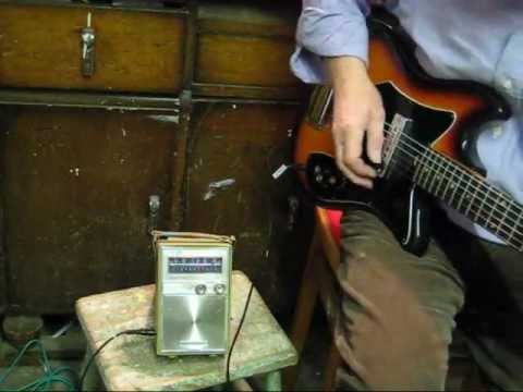 how to make a guitar amp from an old transistor radio