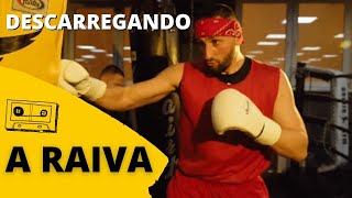 DESCARREGUE A RAIVA SOCANDO O QUE TE DEIXA INDIGNADO AO SOM DE ROCK!!!