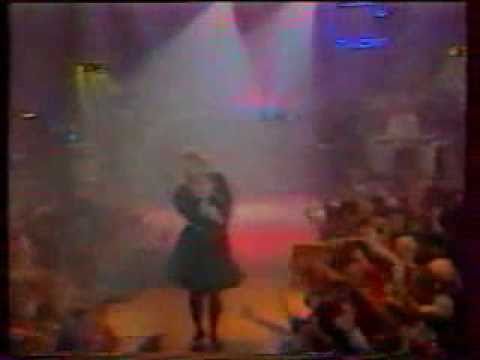 IVETA BARTOŠOVÁ-ÚTOČ LÁSKOU