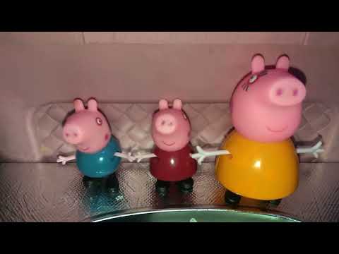 Peppa Pig Jumping on the Pool - Nursery Rhymes - Five little Monkeys Jumping on the Bed