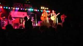 The Wreckers - Lay Me Down