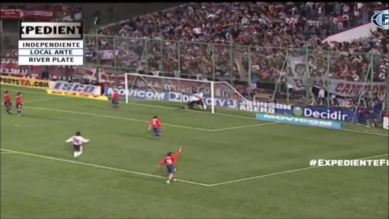 Avalancha de River en la Cancha de Independiente (2000)