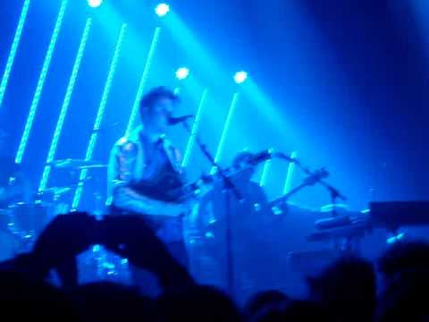 Two Door Cinema Club live in Brussels - What You Know @ AB