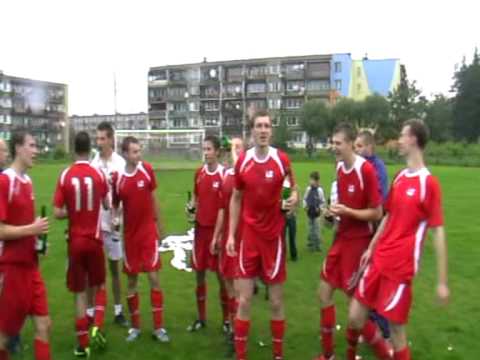 fiesta na boisku po meczu barażowym :]