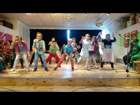 Burgst groep 4 Klein vrouwtje vindt het geluk!