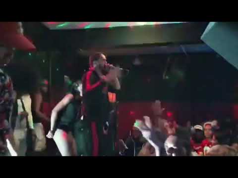 Flow Mafia - Mi Villana en vivo