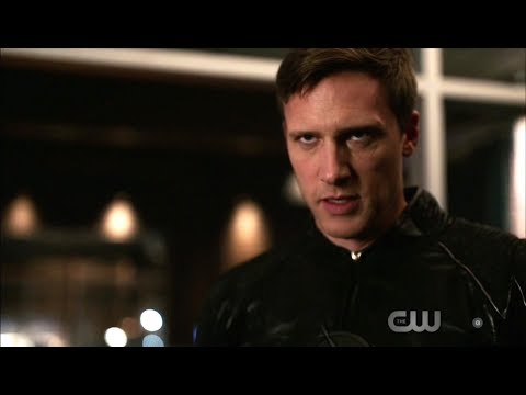 The Flash 5x08 Zoom catches Barry and Nora