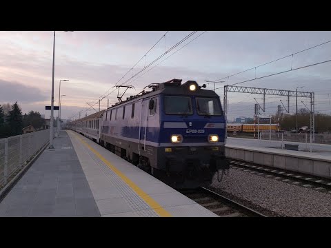 EP09-029+IC MALCZEWSKI/LWÓW EXPRESS do Słupska i Kołobrzegu mija stację Rzeszów Zachodni 29.10.2019