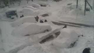 preview picture of video 'Blizzard Nemo North Providence RI, Digging it out.'