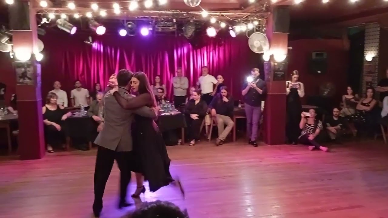 "Garúa" - Natasha Lewinger y Haris Mihail