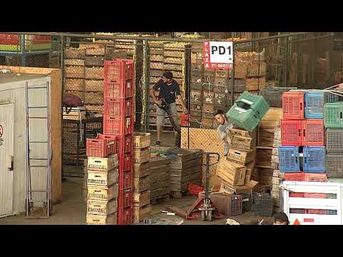 Último día del Mercado Modelo entre aplausos, abrazos y despedidas