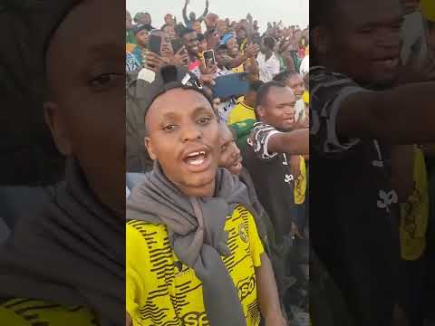 MASHABIKI WAKIIMBA HATUMTAKI KOCHA MANQOBA ARUSHA.