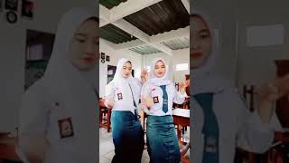 Download lagu GOYANG HIJAB ANAK SMA mp3
