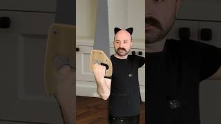 When cats get their claws stuck on things