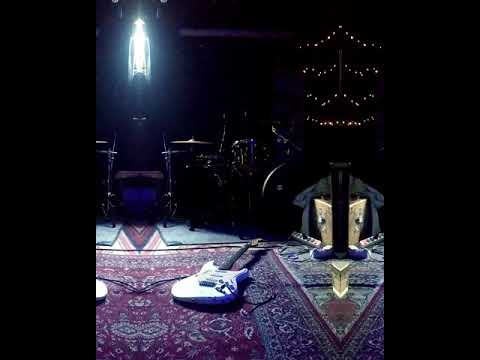 Niandra Lades esc guitar jam