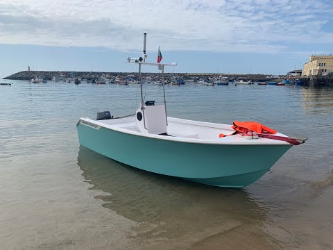 MARGNÍFICO - homemade strip planked boat building (plywood and wood strips)
