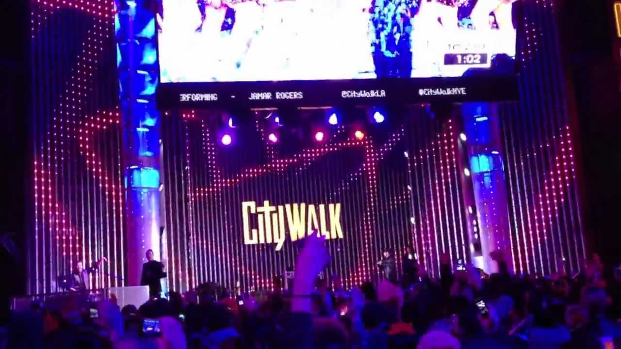 Universal Studios Hollywood - New Years Eve Countdown & New Year 2013