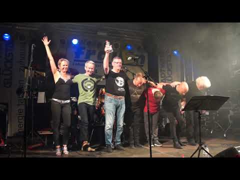 Dancing In The Dark (Bruce Springsteen) performed live by Sound n Fury