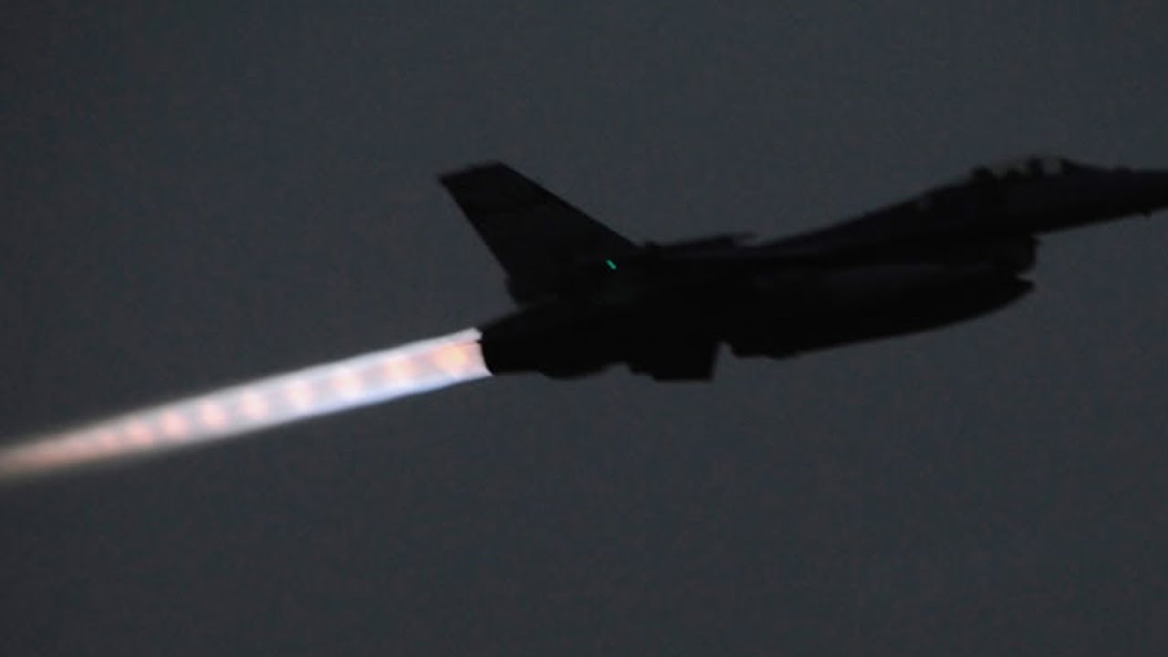 F-16 FIGHTING FALCON prepares for a mission and makes AFTERBURNER TAKEOFF!