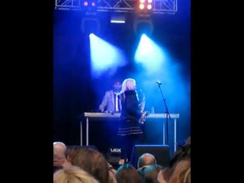 Candy Dulfer (feat. Ronald Molendijk) playing Lily was here LIVE @ Parkfeest Oosterhout
