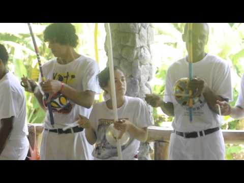 Elementos / Musicapoeira - É bonito demais ver o meu Mestre jogar