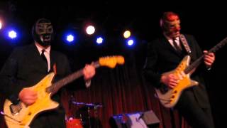 LOS STRAITJACKETS -- "BUS STOP"