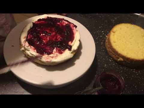 How to stack and crumb coat a cake