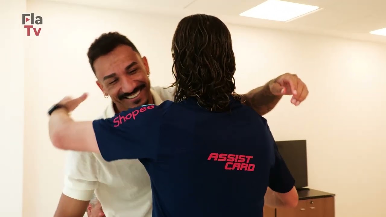 Primeiros momentos de Danilo no Ninho do Urubu