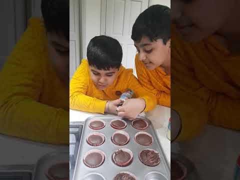 Baldip making cupcakes 🧁with his brother and cousins
