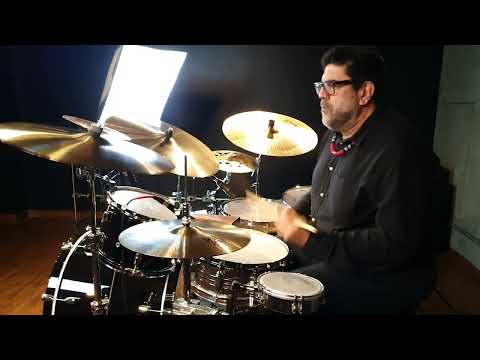 Kiko Freitas - Solo Pearl  Decade Maple no estúdio da  Pearl Brasil